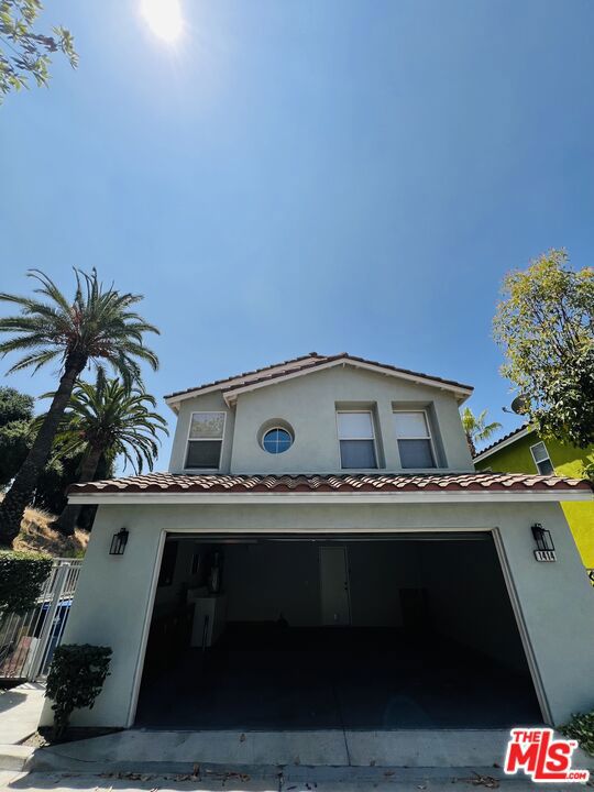 1414 N Kemmett Court, Los Angeles CA: https://media.crmls.org/mediaz/ba334c9b-0a48-47ca-b1c1-52257e7b7ce8.jpg