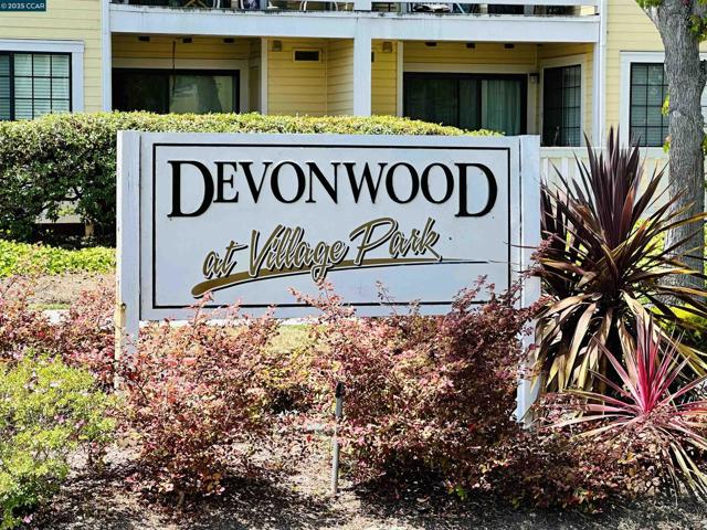 613 Devonwood, Hercules CA: https://media.crmls.org/mediaz/ba33c45d-ab7f-4cf7-a5e2-0aec347e864e.jpg