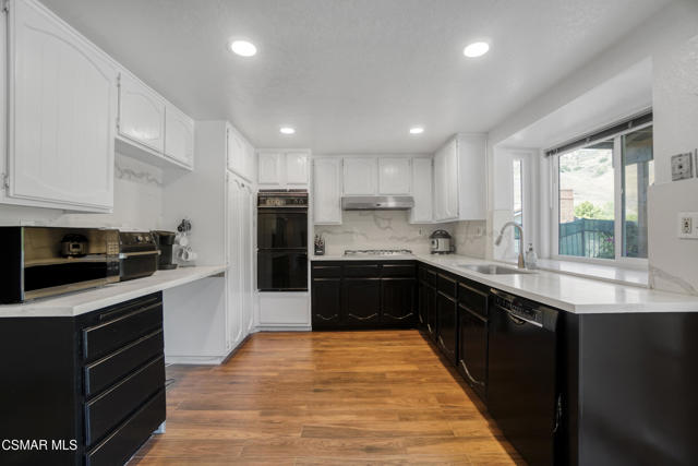 27802 Via Amistosa, Agoura Hills CA: https://media.crmls.org/mediaz/ba341a95-08bc-45c7-a408-0e1cb11db581.jpg