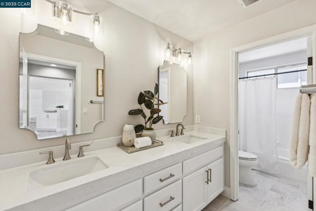 24 Volterra Ct, Danville CA: https://media.crmls.org/mediaz/ba353e41-fba8-45d4-aebc-bac0d76d6681.jpg