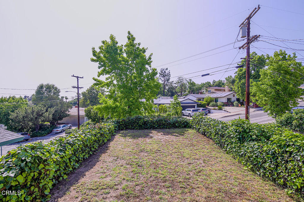 https://media.crmls.org/mediaz/ba35b7a4-2d1f-4536-bf50-4dc7c37423d5.jpg?preset=X-Large