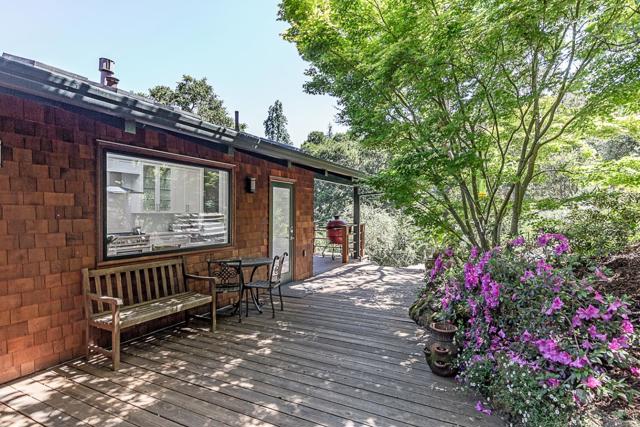 300 Cervantes Road, Portola Valley CA: https://media.crmls.org/mediaz/ba35c100-6657-41c4-aaf8-4582bb7bbe2c.jpg