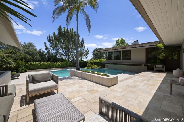5931 Citadel CIR, La Jolla CA: https://media.crmls.org/mediaz/ba35fd0e-26c1-4317-ad42-b55375be10eb.jpg