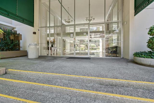 300 Davey Glen Road, Belmont CA: https://media.crmls.org/mediaz/ba3620d1-5bd1-4131-b28d-d32f4b874bdf.jpg