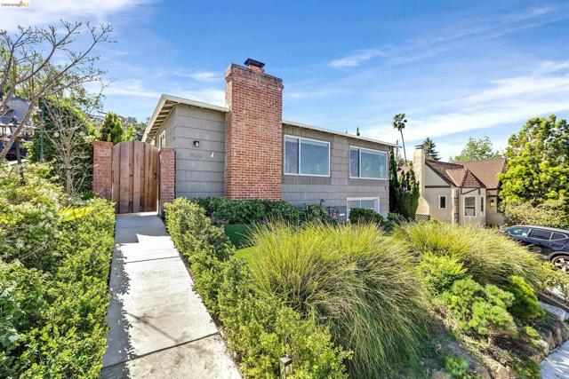 1424 Sunnyslope Ave, Belmont CA: https://media.crmls.org/mediaz/ba368fa7-98c2-4a8d-8977-96b4734fd6e8.jpg