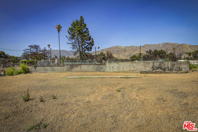 2738 Marengo Avenue, Altadena CA: https://media.crmls.org/mediaz/ba36c7c4-6d68-4e25-b15d-5edb389a29c5.jpg