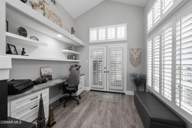4646 Pine Valley Place, Westlake Village CA: https://media.crmls.org/mediaz/ba381e21-a277-419f-98da-4bcb061a6562.jpg
