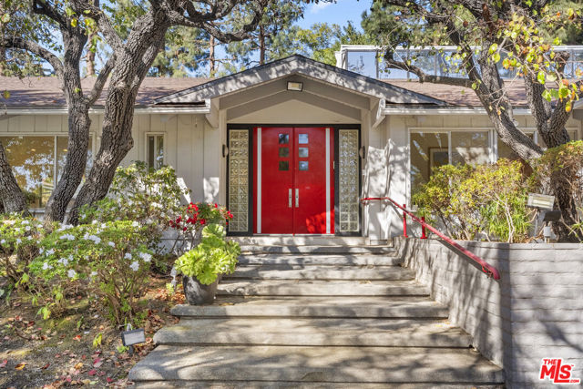 Details for 811 Hillcrest Road, Beverly Hills, CA 90210