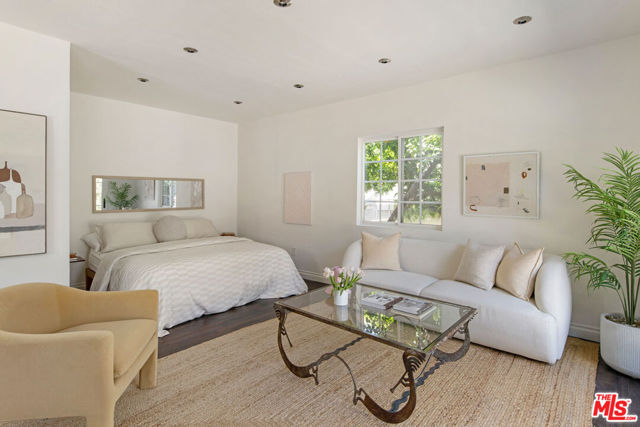 2919 Gleneden Street, Los Angeles CA: https://media.crmls.org/mediaz/ba39554d-f070-4f30-8c23-6d6a3a20fa7f.jpg