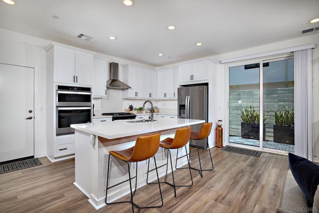 13070 Olympus Cir, Poway CA: https://media.crmls.org/mediaz/ba3a0fd8-4045-4db3-a3c4-761990eb8c78.jpg
