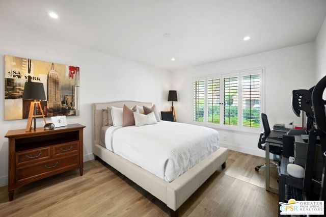 87 Magdalena Drive, Rancho Mirage CA: https://media.crmls.org/mediaz/ba3a1228-c6d5-4c10-9813-4a0599881705.jpg