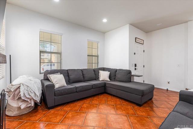 1459 Sutter Buttes Street, Chula Vista CA: https://media.crmls.org/mediaz/ba3a4035-5e34-4610-a562-834aac547839.jpg