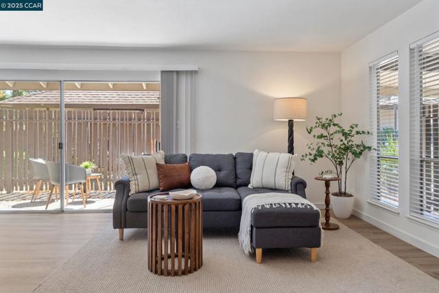 5514 Roundtree Dr, Concord CA: https://media.crmls.org/mediaz/ba3b80fc-098e-4e3c-b9fb-4512d5a1268e.jpg