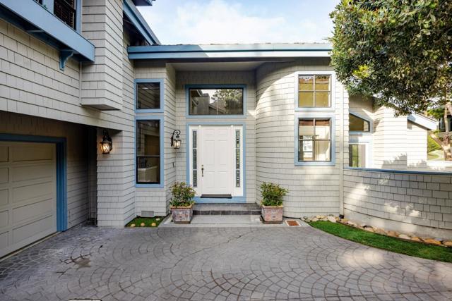 15 Ashdown Place, Half Moon Bay CA: https://media.crmls.org/mediaz/ba3bd2e8-dc8b-42a8-b26c-5e7a1116c294.jpg