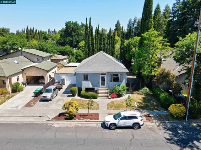 367 Rose Avenue, Pleasanton CA: https://media.crmls.org/mediaz/ba3c0c31-faeb-47c5-80d5-5906b0fe84b8.jpg