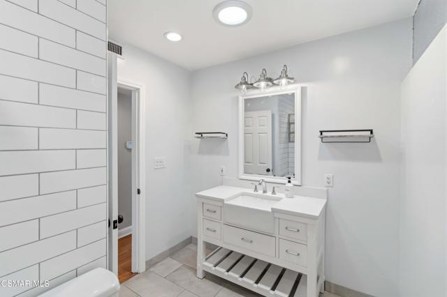 1881 Wellesley Drive, Thousand Oaks CA: https://media.crmls.org/mediaz/ba3c11a2-36aa-41d4-b600-fc69ab3687c9.jpg