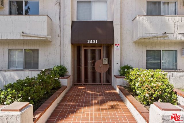 1831 Prosser Avenue, Los Angeles CA: https://media.crmls.org/mediaz/ba3c17cc-70a6-4796-a521-f5001d8d22ef.jpg