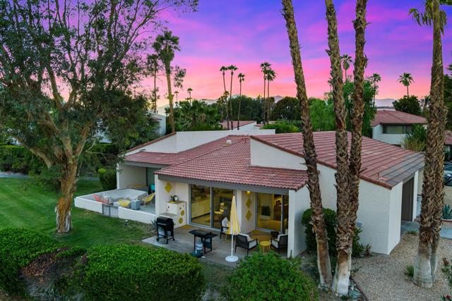 2501 N Whitewater Club Drive, Palm Springs CA: https://media.crmls.org/mediaz/ba3cdb8d-7949-4453-9b83-af00e756af8b.jpg