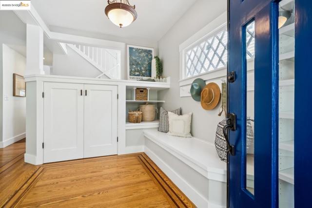 5490 Kales AVE, Oakland CA: https://media.crmls.org/mediaz/ba3cf331-82c4-41b1-ab65-f855491cbfac.jpg