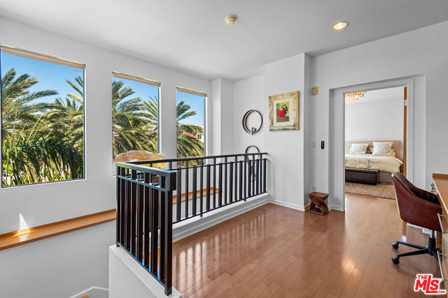 12936 Discovery, Los Angeles CA: https://media.crmls.org/mediaz/ba3de2ad-5c03-47d8-ad32-651f7a6f9b42.jpg