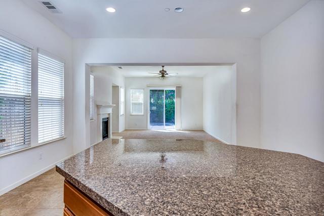 1149 Bellflower Way, Los Banos CA: https://media.crmls.org/mediaz/ba3de672-4454-4523-96e2-41a203bac4c5.jpg