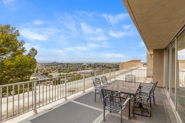 400 Davey Glen Road, Belmont CA: https://media.crmls.org/mediaz/ba3e4431-7df3-46fe-8281-1a9107884f8b.jpg