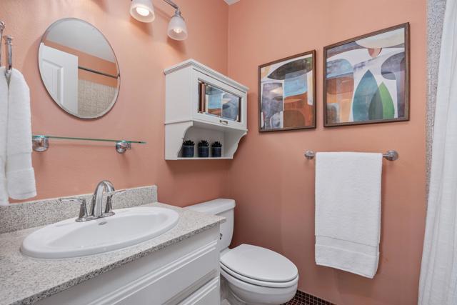 Detail Gallery Image 17 of 32 For 458 3rd St, Encinitas,  CA 92024 - 3 Beds | 3 Baths