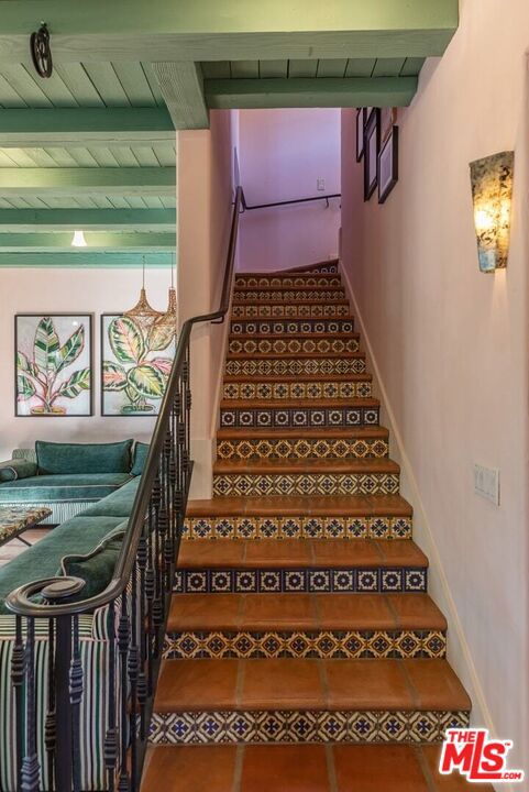 202 Canada Street, Ojai CA: https://media.crmls.org/mediaz/ba3ed874-7092-469e-a101-c004d91e3845.jpg