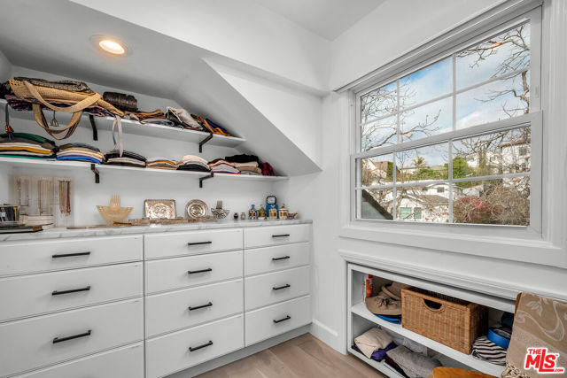751 Westholme Avenue, Los Angeles CA: https://media.crmls.org/mediaz/ba3f1d96-6a2e-461f-9953-d967be2b7ba0.jpg