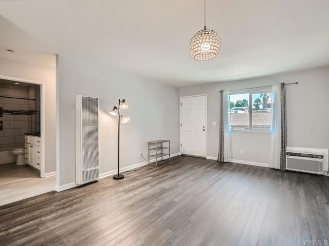 Image 6 of 12 For 2040 Robinson Avenue B