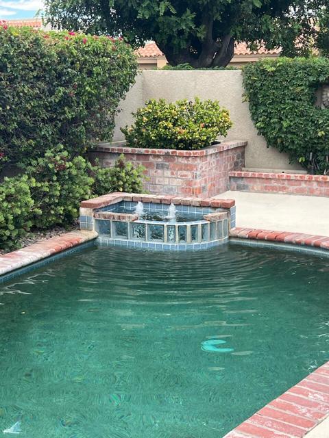 32 Colonial Drive, Rancho Mirage CA: https://media.crmls.org/mediaz/ba3f59b5-f46f-4613-b110-67a5e498e2f7.jpg