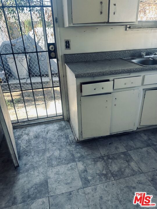 1422 West 104th Street photo 18