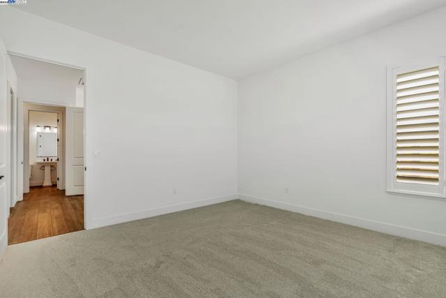 665 River Bend Dr, Lathrop CA: https://media.crmls.org/mediaz/ba40837d-2312-42a1-a3f3-b35e40e1c4eb.jpg