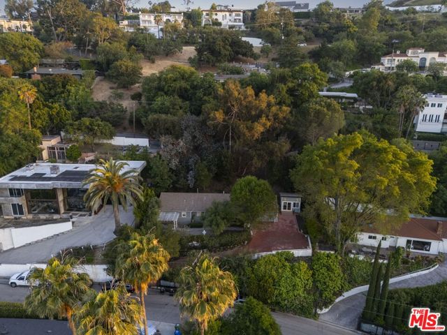 3313 Coy Drive, Sherman Oaks CA: https://media.crmls.org/mediaz/ba424204-d13a-4caa-9764-80a89401d1c2.jpg