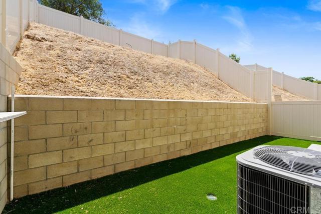 Detail Gallery Image 15 of 32 For 755 Anastasia Ct, El Cajon,  CA 92020 - 3 Beds | 2/1 Baths