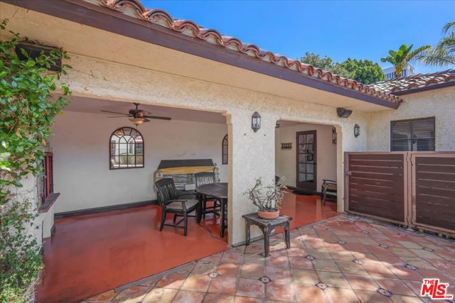 6119 Del Valle Drive, Los Angeles CA: https://media.crmls.org/mediaz/ba42f520-2221-4201-8c4d-aad29ad6d09d.jpg
