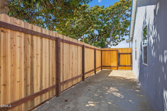 400 Dayloma Avenue, Ventura CA: https://media.crmls.org/mediaz/ba434394-796e-424d-a9c8-4e336716de74.jpg