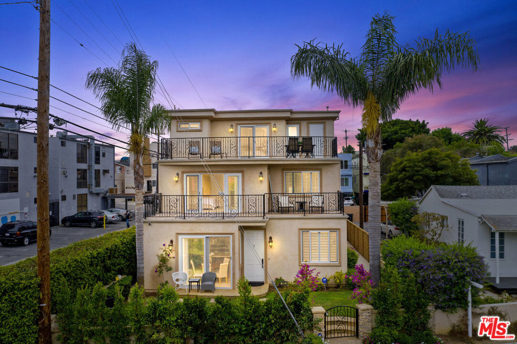3000 Grand Canal, Venice, CA 90291