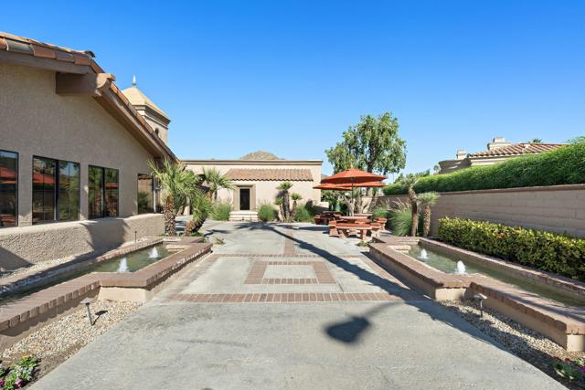 48543 Via Encanto, La Quinta CA: https://media.crmls.org/mediaz/ba435a37-f2b8-4ff6-9039-941da16a803e.jpg