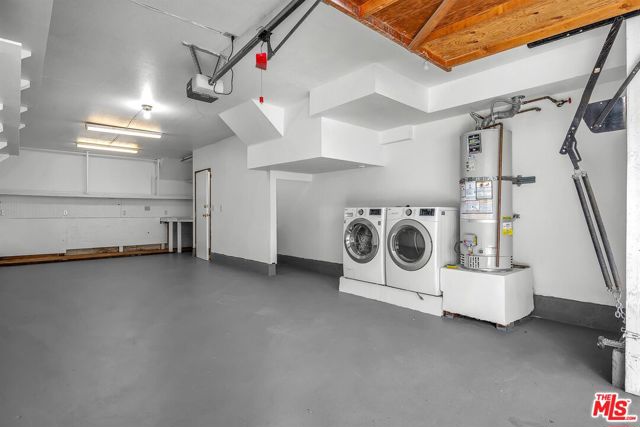 13340 Burbank Boulevard, Sherman Oaks CA: https://media.crmls.org/mediaz/ba43dc35-0791-433f-9b36-427c41253ebe.jpg