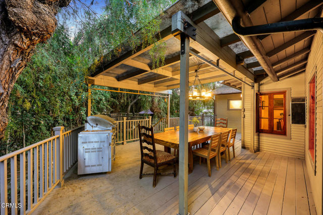 307 San Pascual Avenue, South Pasadena CA: https://media.crmls.org/mediaz/ba4401e5-5554-44c7-9752-88bc0d3baab8.jpg
