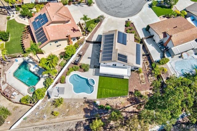 12709 Treeridge Ter, Poway CA: https://media.crmls.org/mediaz/ba44098c-71d4-413a-8699-093eebf39e63.jpg