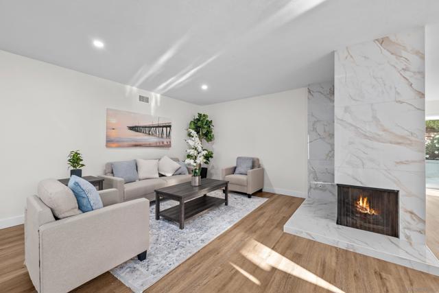 12195 San Tomas Pl, San Diego CA: https://media.crmls.org/mediaz/ba443ef5-dbf7-4eca-bf31-4dddbdb73796.jpg