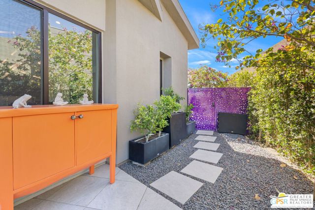4321 Lumina Way, Palm Springs CA: https://media.crmls.org/mediaz/ba44627e-94a5-4372-9520-64e670720820.jpg
