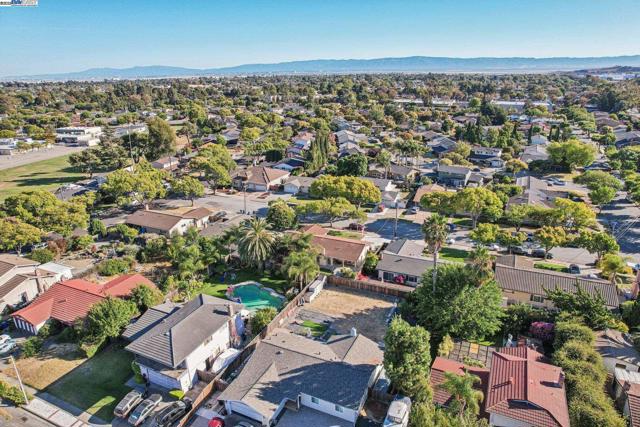 35120 Cardiff Street, Newark CA: https://media.crmls.org/mediaz/ba44cb4a-79ed-470f-baae-21c51a6a9a78.jpg