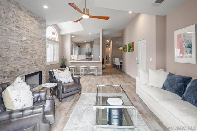 246 C Avenue, Coronado CA: https://media.crmls.org/mediaz/ba44e2a6-cd2c-4186-b55c-4399fd76b590.jpg