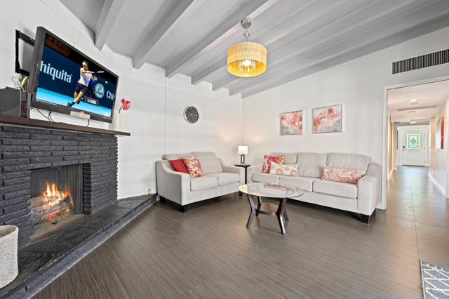 515 N Calle Marcus, Palm Springs CA: https://media.crmls.org/mediaz/ba4565ae-3e45-437e-8cd9-d0ad4550e824.jpg