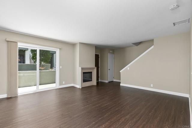 8746 Villa La Jolla Drive, La Jolla CA: https://media.crmls.org/mediaz/ba4571b5-b8b1-4a6b-ab30-1fe78d48e0f9.jpg