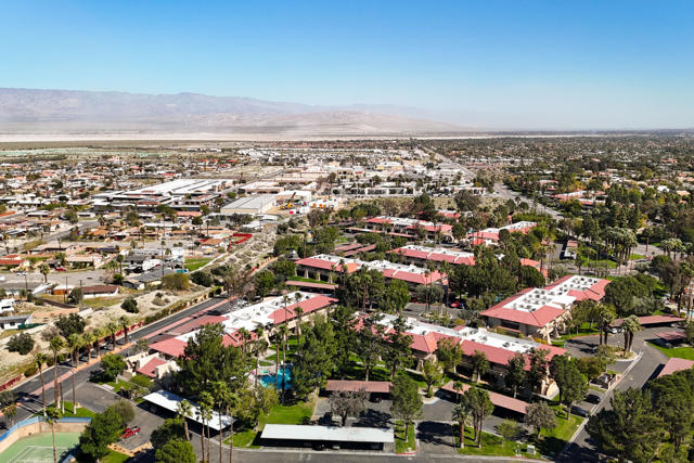 675 N Los Felices W Circle, Palm Springs CA: https://media.crmls.org/mediaz/ba45a1f9-d303-468d-861f-f6883187883b.jpg