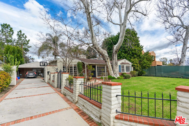 11945 Addison Street photo 3